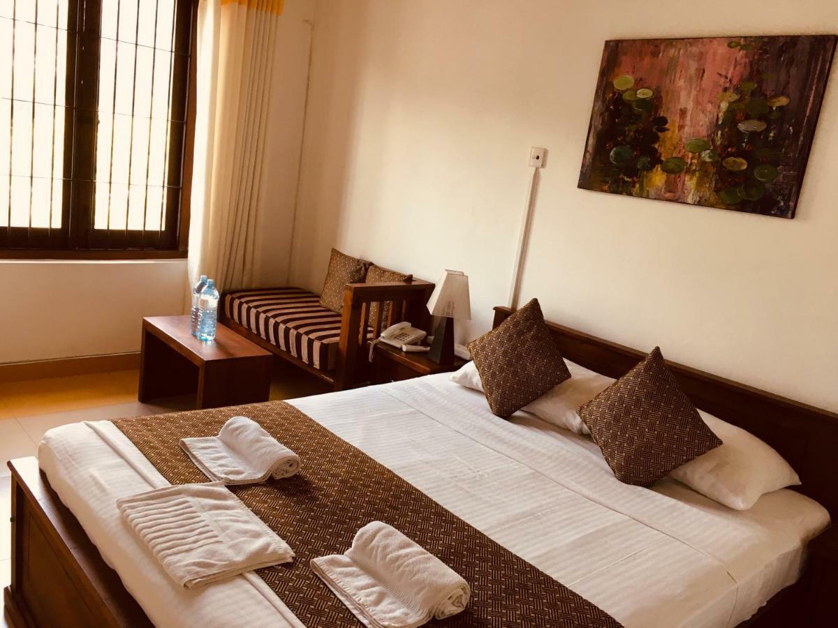קנדי Sarvodaya Samma Vaasa Residence מראה חיצוני תמונה